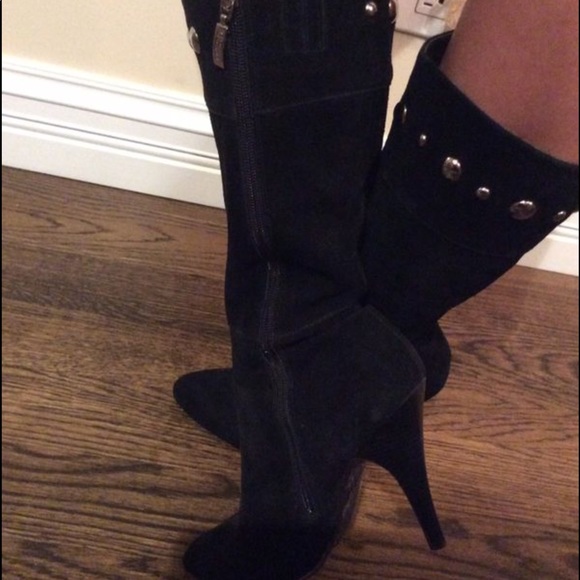 SUPER SEXY **GUESS** STUDED BLACK SUEDE HEELED BOOTS - Picture 4 of 6
